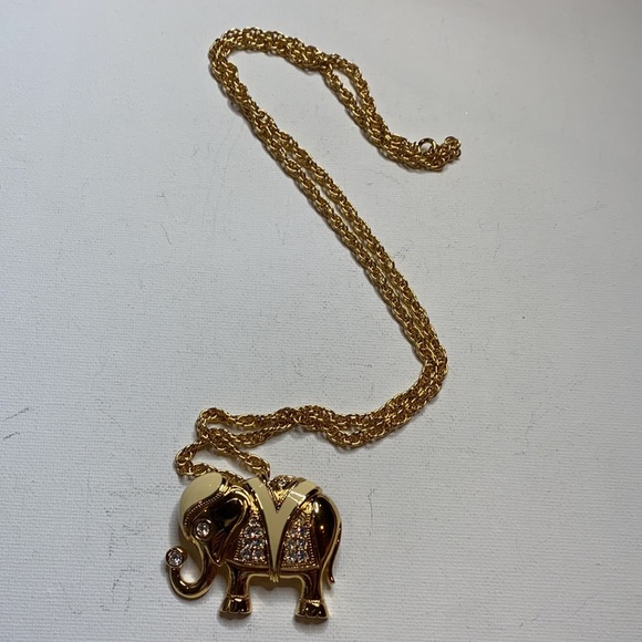 Vintage signed KJL for Avon elephant pendant brooch - Picture 7 of 8